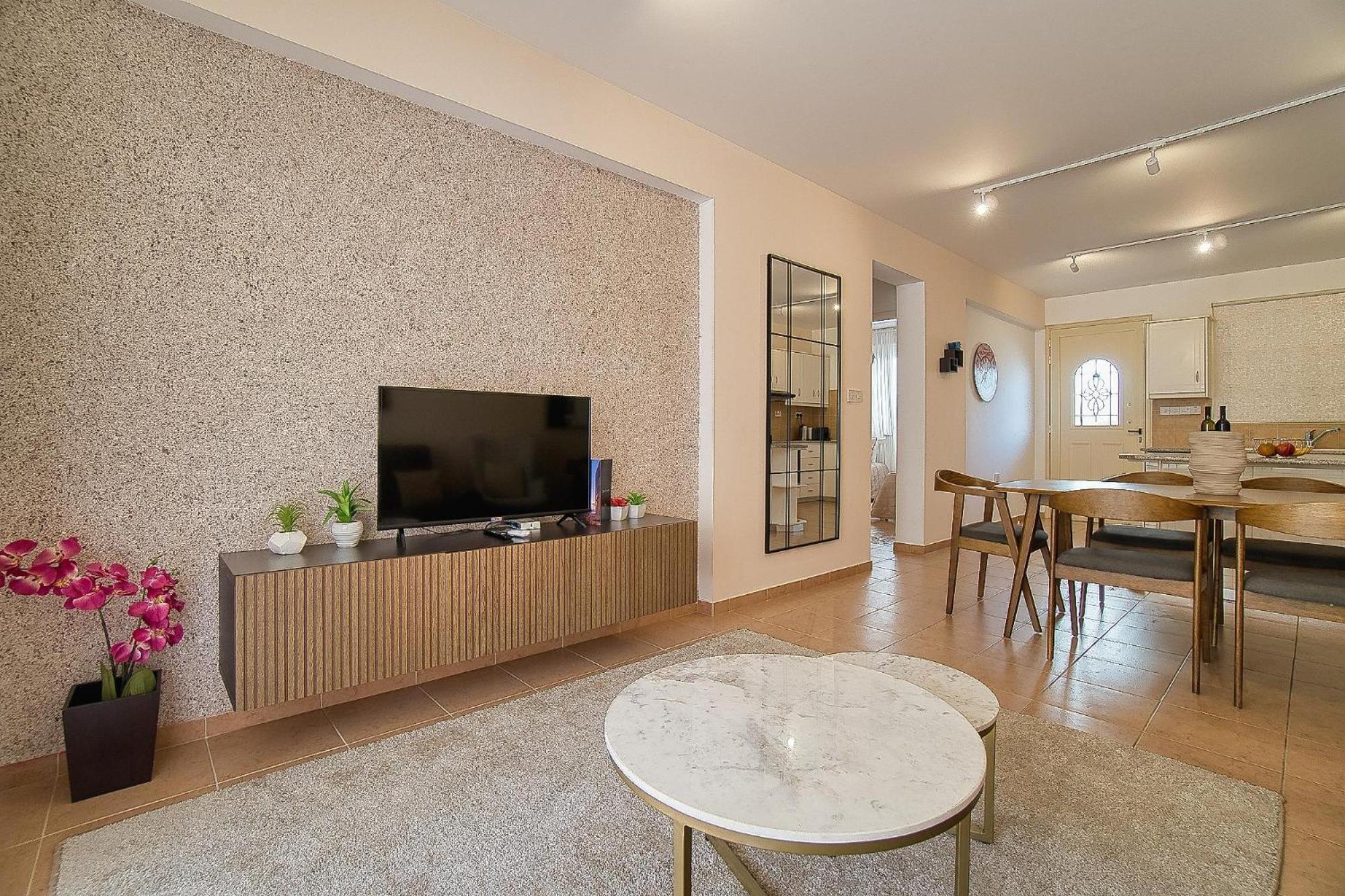 Royal Seacrest F G6 Apartment Paphos Bagian luar foto